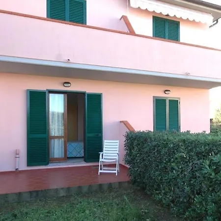 Golfo 6 , Vicino Alla Spiaggia Con Giardino Марина-ди-Кампо